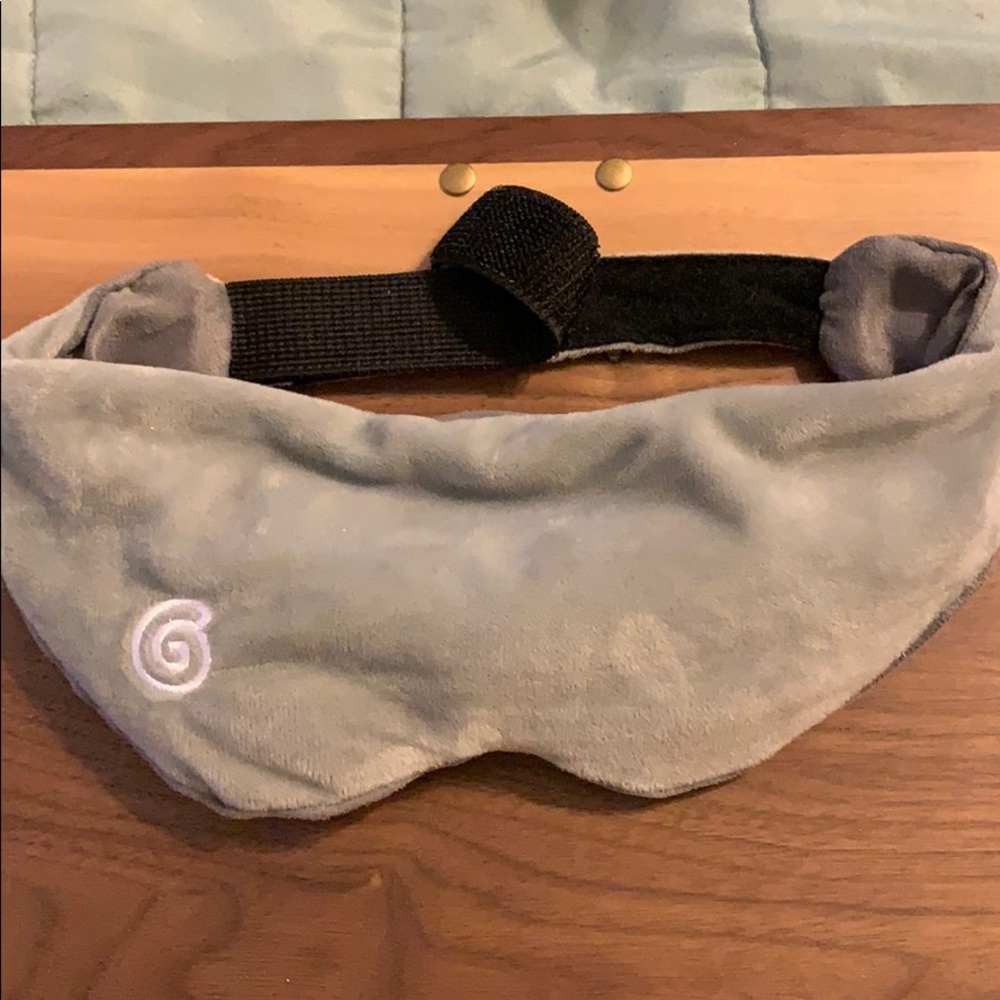 Weighted eye/sleep mask by Gravity